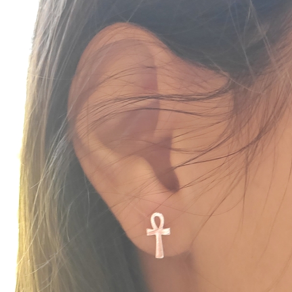 NWOT Silver Ankh Cross Stud Earrings - Picture 3 of 13